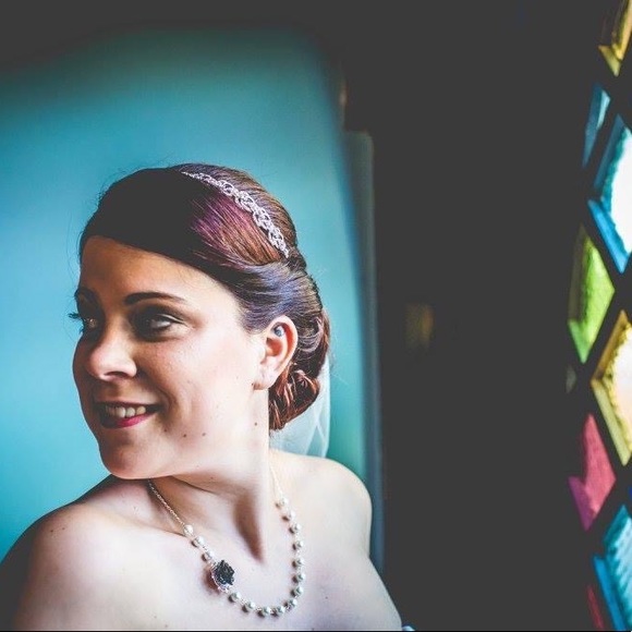 Black Rose and Pearl Necklace - Picture 4 of 4